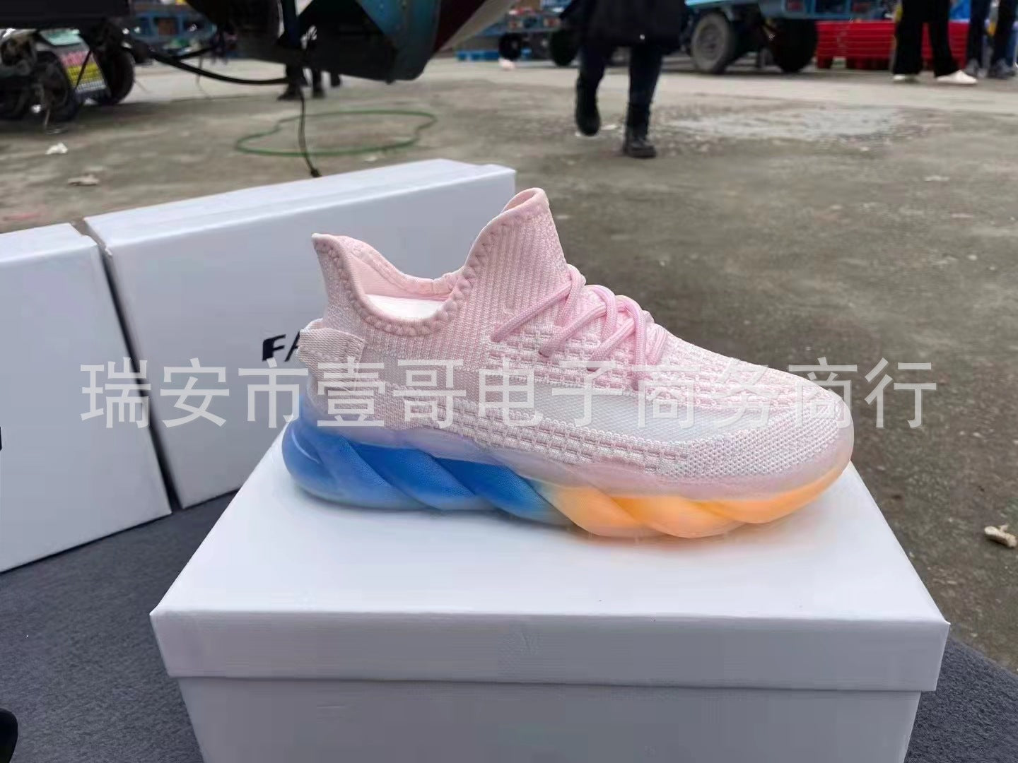 Wenzhou Miscellaneous Floor Stall Shoes Wholesale Broken Size Casual Sports Single Shoes Processing 2-10 yuan Model Sale