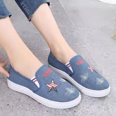 Old Beijing Cloth Shoes Women's Casual Slip on Lazy Shoes Thickened Soft Sole Denim Cloth Shoes Fashion Breathable Walking Shoes