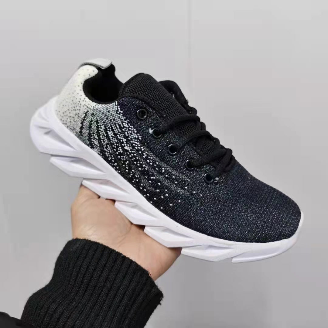 Stock shoes wholesale Fujian sports shoes portable breathable running shoes men's live broadcast code-broken shoes stall processing shoes