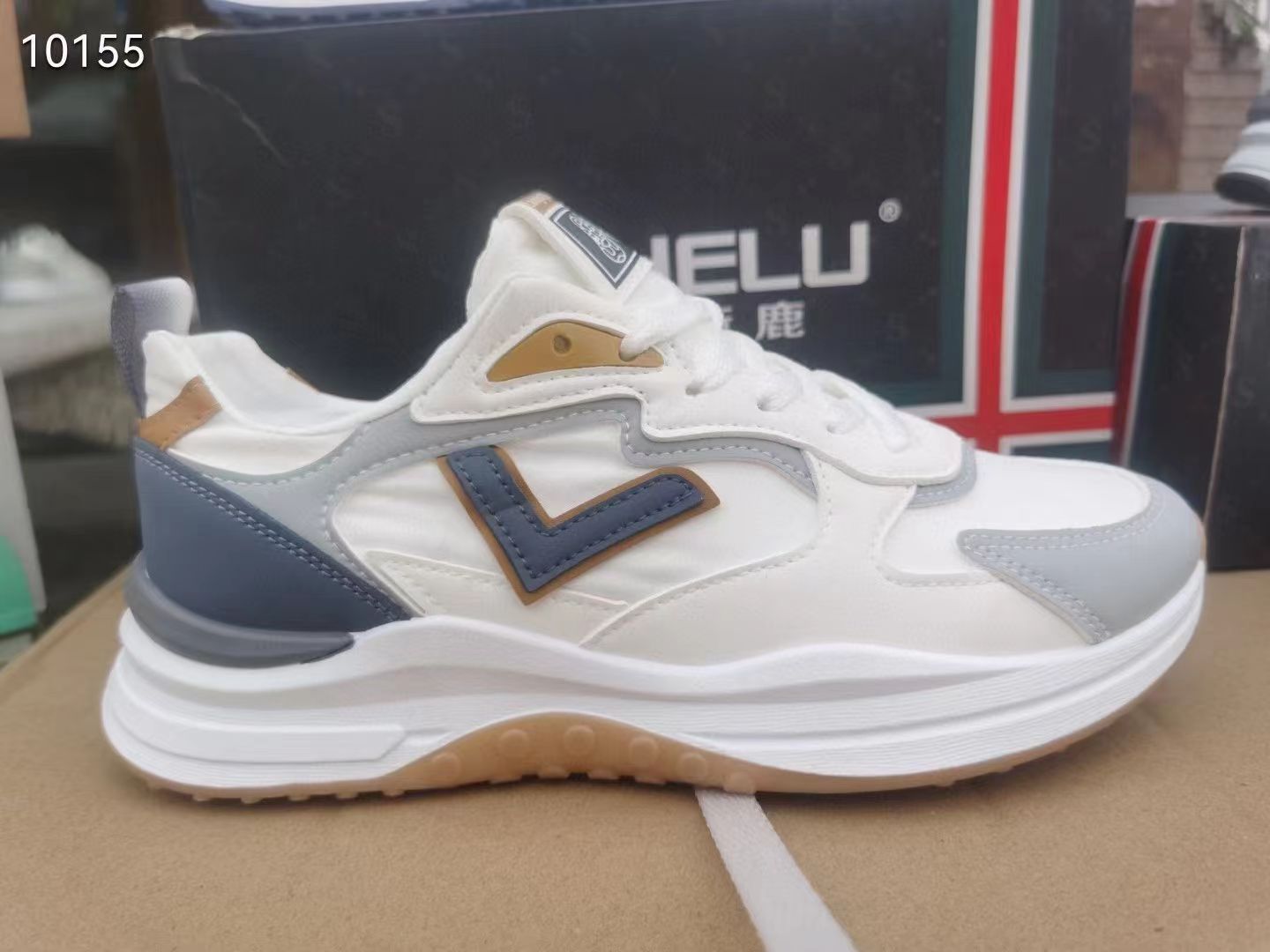 Casual sports shoes, men's running shoes, going to the market, setting up a stall, broken size shoes, inventory, tail goods, shoes, live broadcast, low price floor shoes